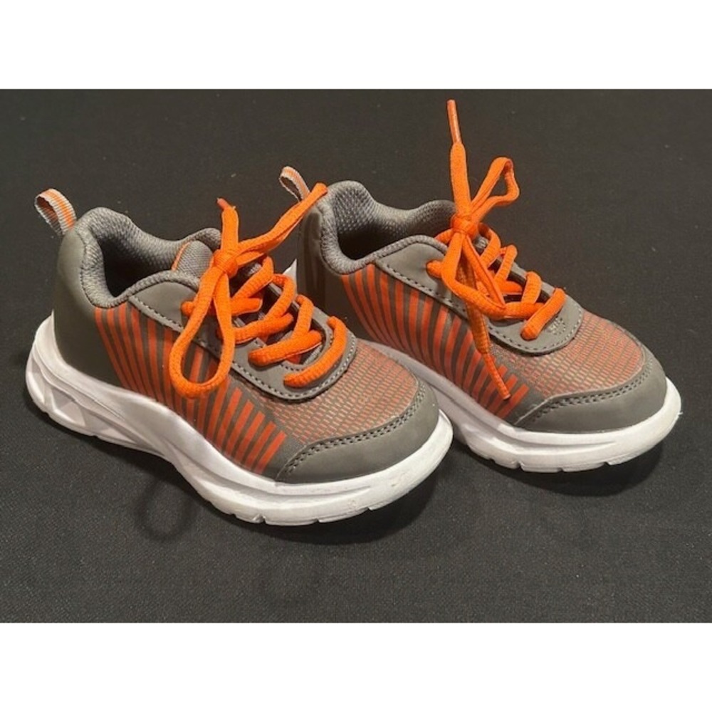 KIDGETS - Toddler‎ Sneaker Shoes Size 8 - Lights Up / Orange and Gray